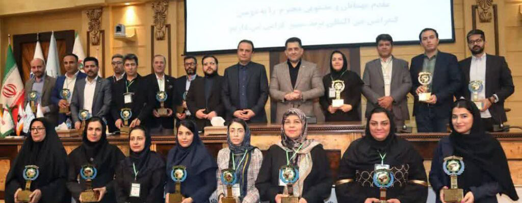 تندیس زرین برند سبز